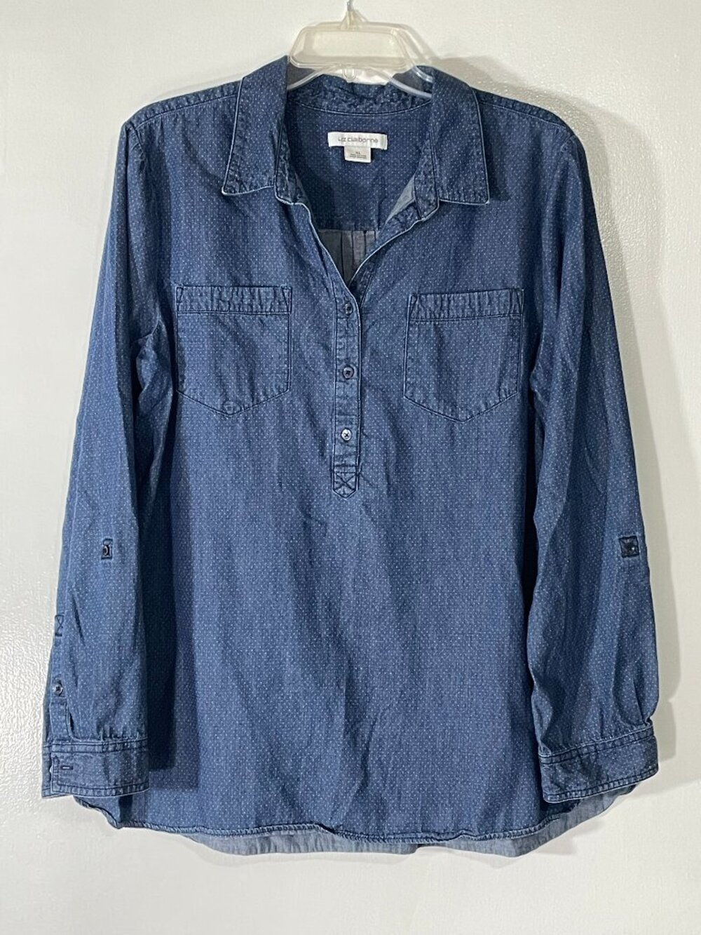 Liz Claiborne Women’s Blue V‑Neck 1/2 Button Shirt XL Lightweight Denim